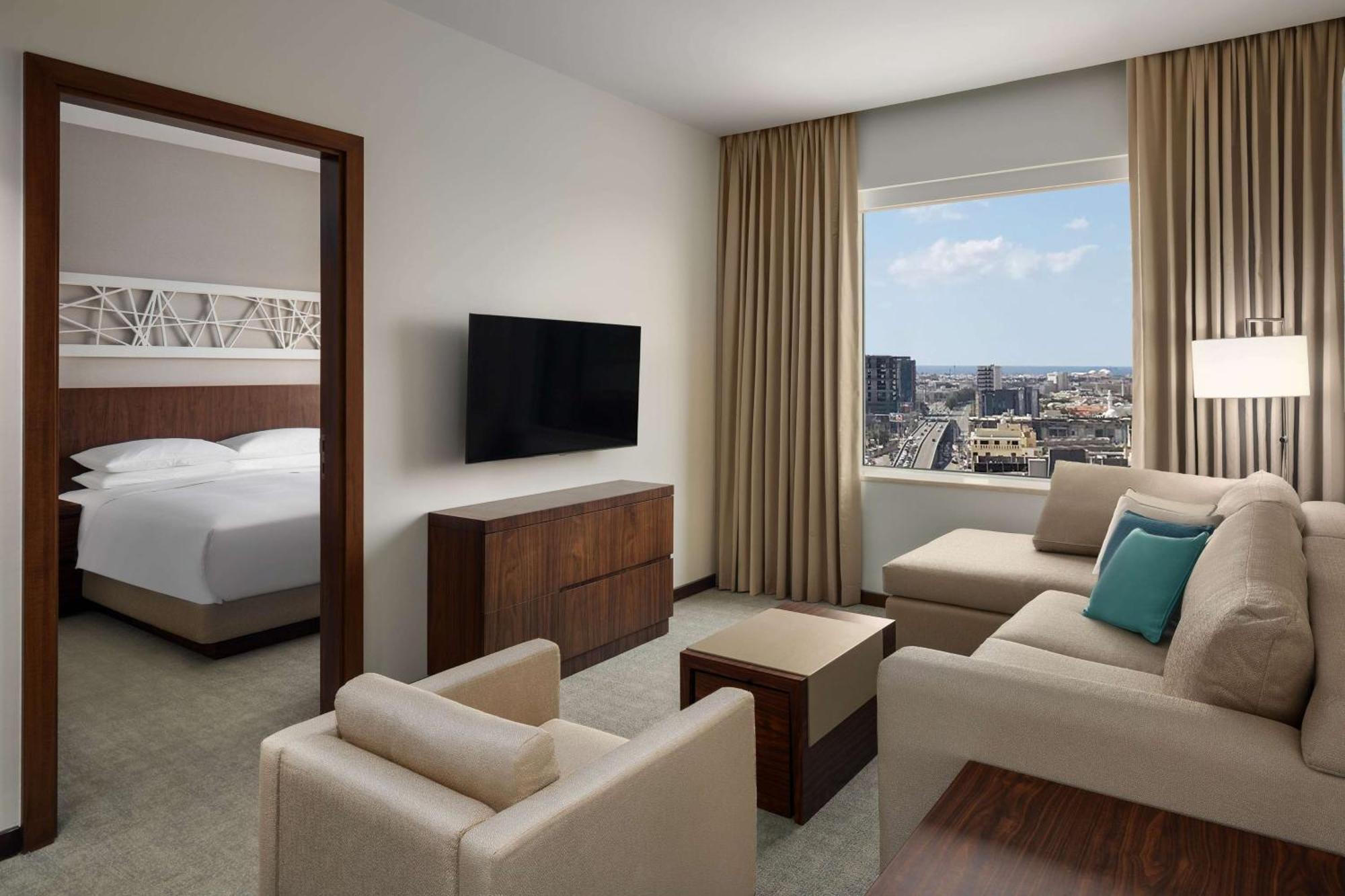 Hyatt House Sari Street Hotel 4*